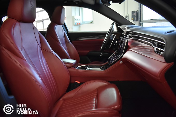 MASERATI Grecale MHEV 300 CV AWD GT